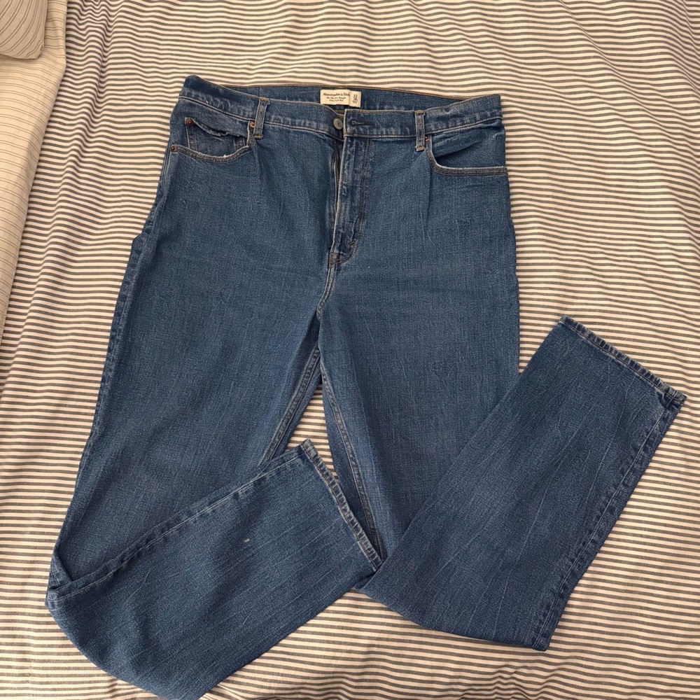 Abercrombie & Fitch Ultra High Rise Slim Straight Jeans (Size 16 LONG / 33 LONG) - Picture 4 of 8